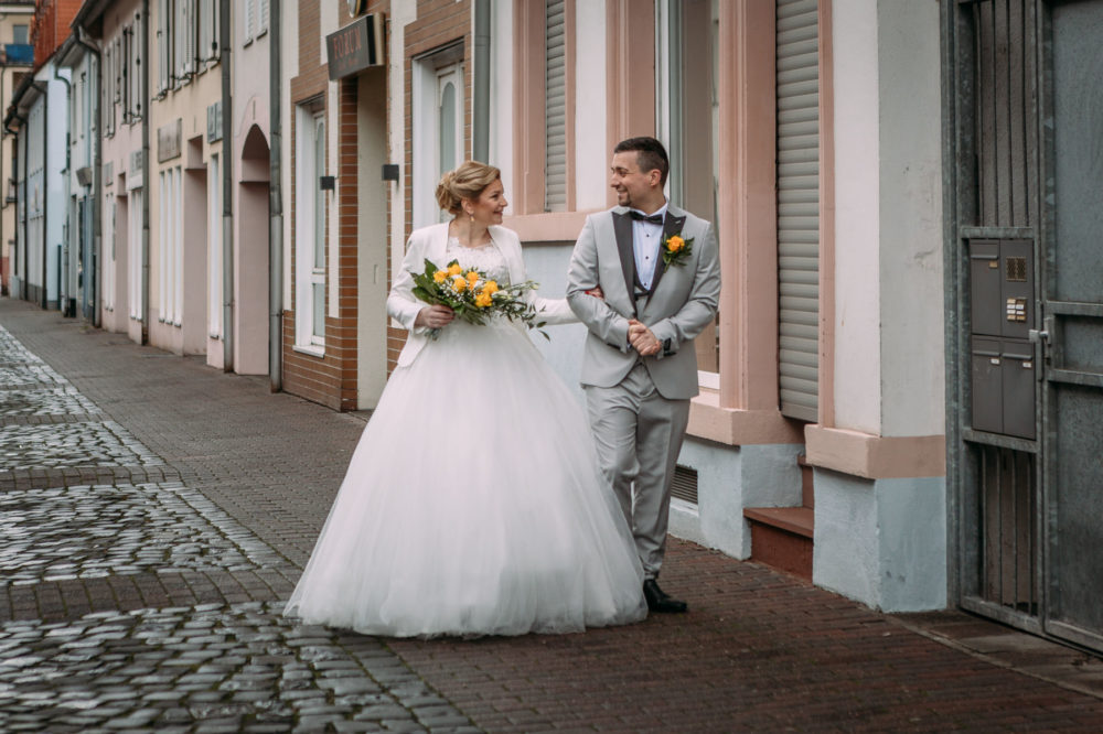 Brautpaarshooting Hochzeit - Spaziergang Altstadt