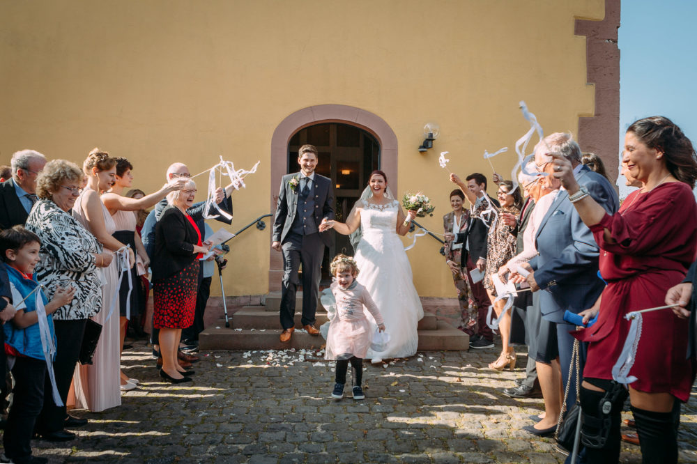 Hochzeitsfotos Odenwald - Auszug Kirche