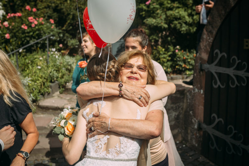 Hochzeitsfotograf Burg Hayn - Gratulation Oma