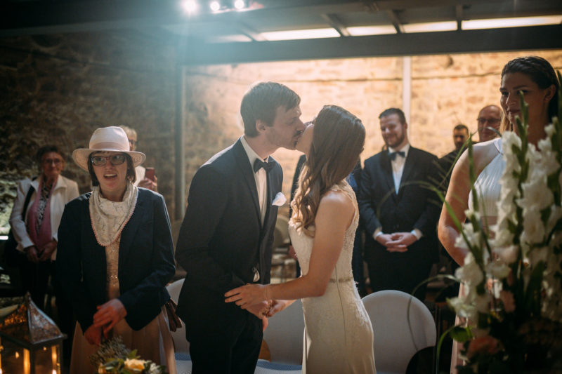Hochzeitsfotograf Dreieich - Kuss im Standesamt