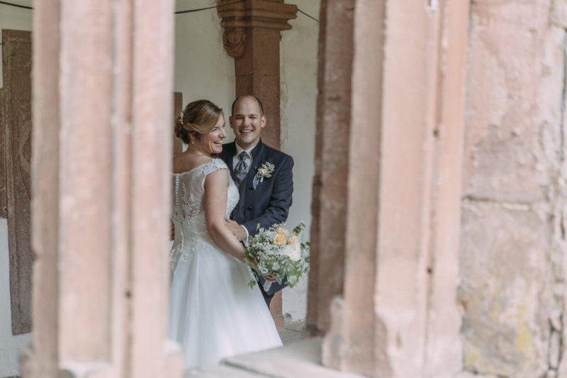 Hochzeitsfotograf Kloster Bronnbach - Brautpaarshooting Kreuzgang