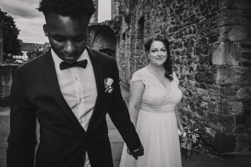 Hochzeitsfotograf Dreieich - Paarfoto Schwarz-Weiß